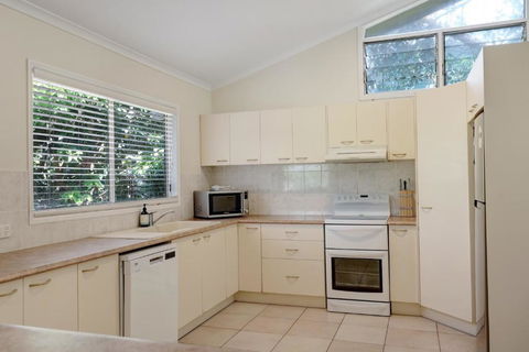 Amaroo House - Tourism Guide 3