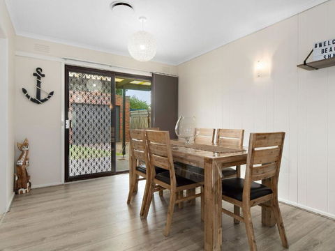 Amaroo By The Bay - Tourism Guide 4