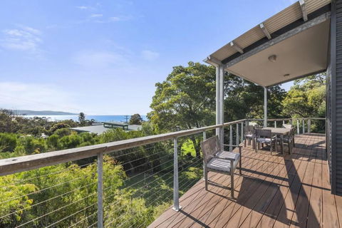 Amaroo - Tourism Guide 1
