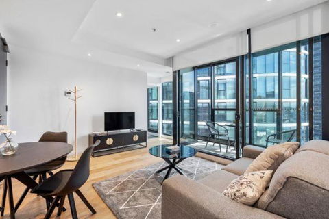 Amazing 1BR Apartment W Pool - Tourism Guide 0