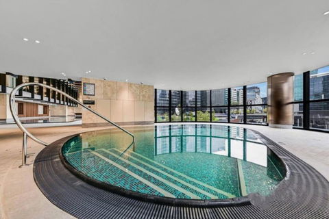 Amazing City View 2BR Yarra River Free Parking - Tourism Guide 4