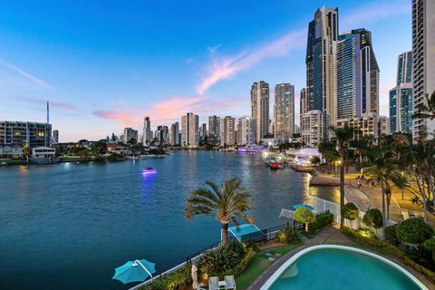 Amazing Water Views Surfers Paradise - Tourism Guide 0