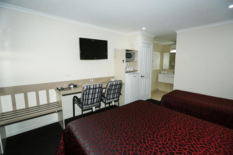 Amber Lodge Motel - Tourism Guide 1