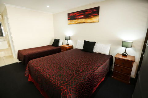 Amber Lodge Motel - Tourism Guide 0