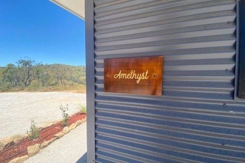 Amethyst - 1 Bed With Hot Tub - Kundalini Lodge - Tourism Guide 4