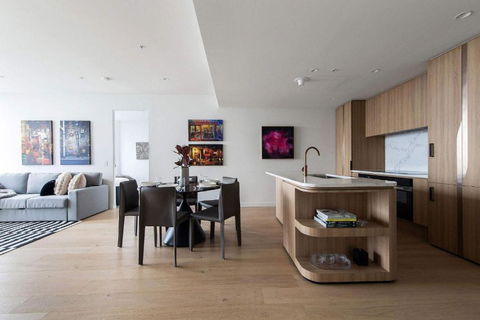 An Astonishing 3BR Apt At Sapphire By The Gardens - Tourism Guide 3