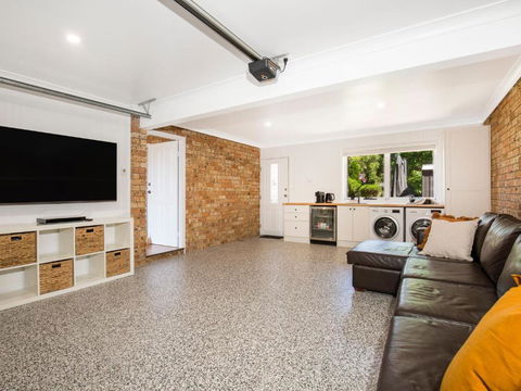 Anacapri - Pet Friendly - Opposite Beach - Fireplace - Tourism Guide 3