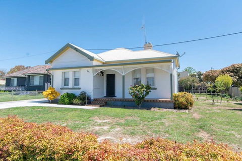Anson Cottage 1900s CBD Home Private & Practical - Tourism Guide 1