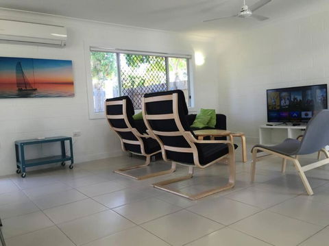 Airy Home - 3 Bedrooms & Office - Tourism Guide 1