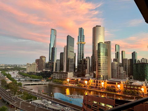 Aura2107, 2 Bedroom Apartment With Balcony, Stunning Yarra River And City Views - Tourism Guide 2