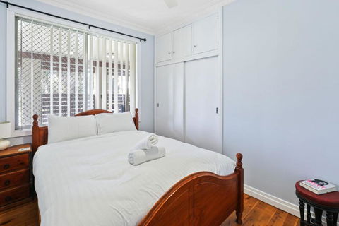Anzac Cottage - Tourism Guide 2
