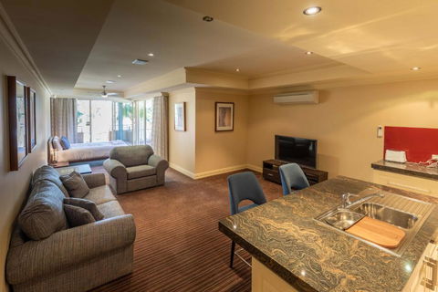 Apartment 1, 9 River Lane, Mannum - Tourism Guide 4