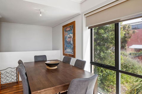 Apartment 5 Pacific Apartments - Tourism Guide 4