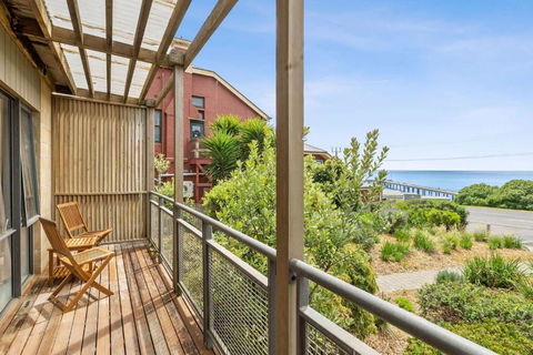 Apartment 5 Pacific Apartments - Tourism Guide 0