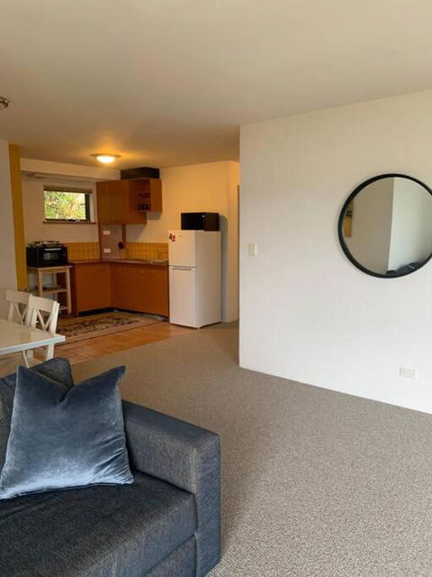 Apartment Minutes To Lake - Tourism Guide 4