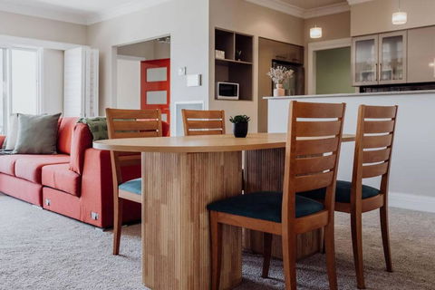 Apartment On James - Tourism Guide 1