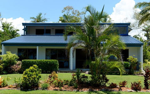 Apollo Jewel Beachfront Apartments - Tourism Guide 0
