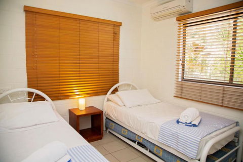 Apollo Jewel Beachfront Apartments - Tourism Guide 2