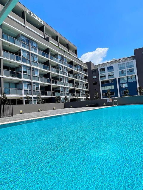 AQUA 306 POOLSIDE Luxury Apartment , Honeysuckle, NEWCASTLE FREE Parking - Tourism Guide 0