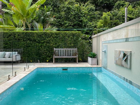 AQUA Beachfront Villa Port Douglas - Tourism Guide 4