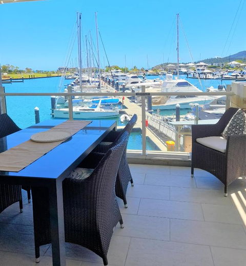 AquaView Boathouse Airlie Beach - Tourism Guide 0