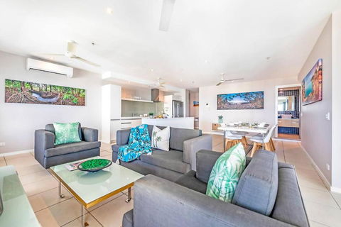 Arafura Edge - Resort Living And Breathtaking Views - Tourism Guide 1