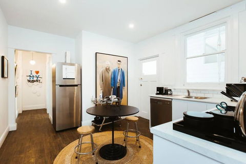 Arthur Apartment - Tourism Guide 0