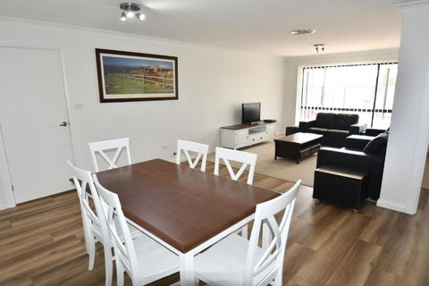 Ascot Gardens Serviced Apartments - Tourism Guide 0