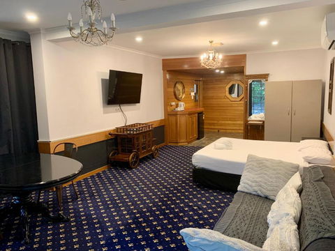 Ascot Motor Inn - Cruises Travel 1