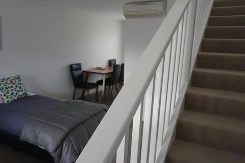Ashmont Motel And Apartments - Tourism Guide 1