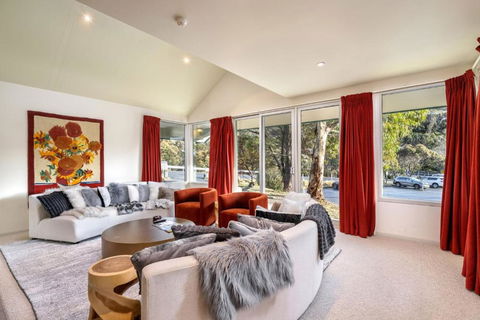 Aspect 5 Chalet A Stones Throw From All Thredbo Has To Offer - Tourism Guide 2