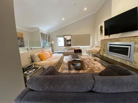 Aspen Creek 5 - Thredbo - Tourism Guide 2