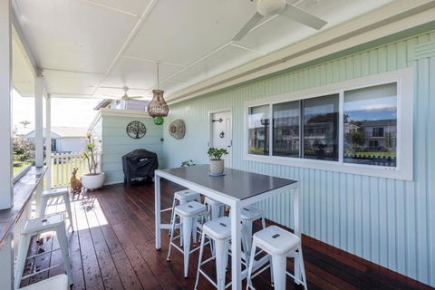 At The Beach Brooms Head-LJHooker Yamba - Tourism Guide 2