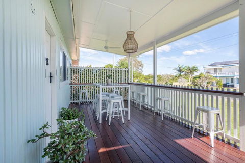 At The Beach Brooms Head-LJHooker Yamba - Tourism Guide 1