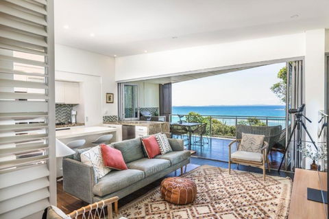 At Waves Penthouse Unit15 - Tourism Guide 1