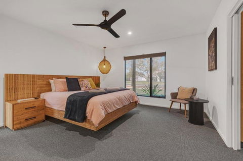 At Winbi- Echuca Holiday Homes - Tourism Guide 4