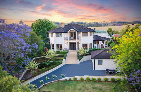 Aussie Escape Poolside Comfort And Relaxation - Tourism Guide 0