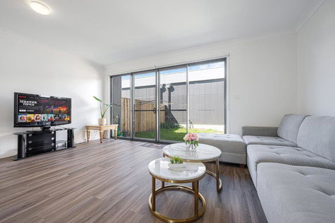Austral Warm 4br House With Parking&WiFi - Tourism Guide 0
