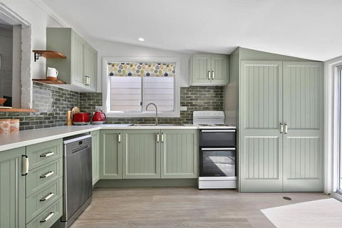 Autumn Leaf Cottage - Heritage Charm, Close To CBD - Tourism Guide 1