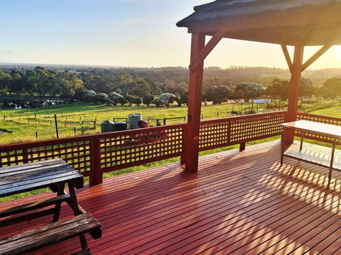 Auyea Farm 3BR Entire House - 7 Mins To Gumbuya World - Tourism Guide 0