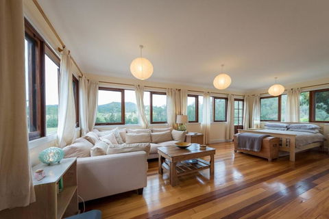 Avalon River Retreat - 400 Acre Riverside Oasis - Tourism Guide 0