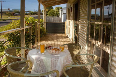 Aveley - Daylesford - Tourism Guide 0
