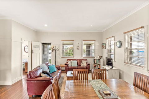 Avondale 7 Cashmore Street - Tourism Guide 1