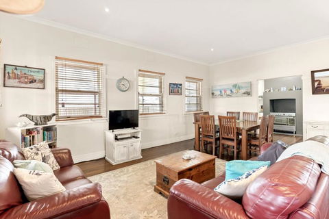 Avondale 7 Cashmore Street - Tourism Guide 3
