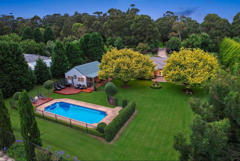 Avonlea, Bowral, Southern Highlands - Tourism Guide 0