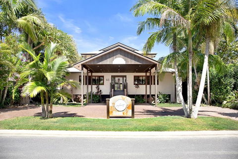 Away Guesthouse- Away On Shirley Lane - Tourism Guide 1