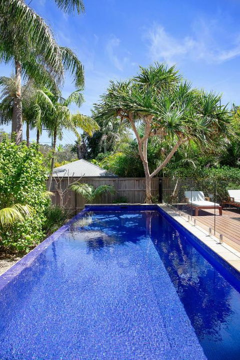 Away Guesthouse- Away On Shirley Lane - Tourism Guide 2