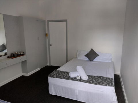 Ayr Hotel - Tourism Guide 4