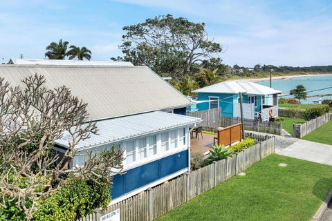 Avalon Vintage Beachside Family Getaway - Tourism Guide 1