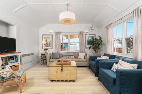 Avalon Vintage Beachside Family Getaway - Tourism Guide 2